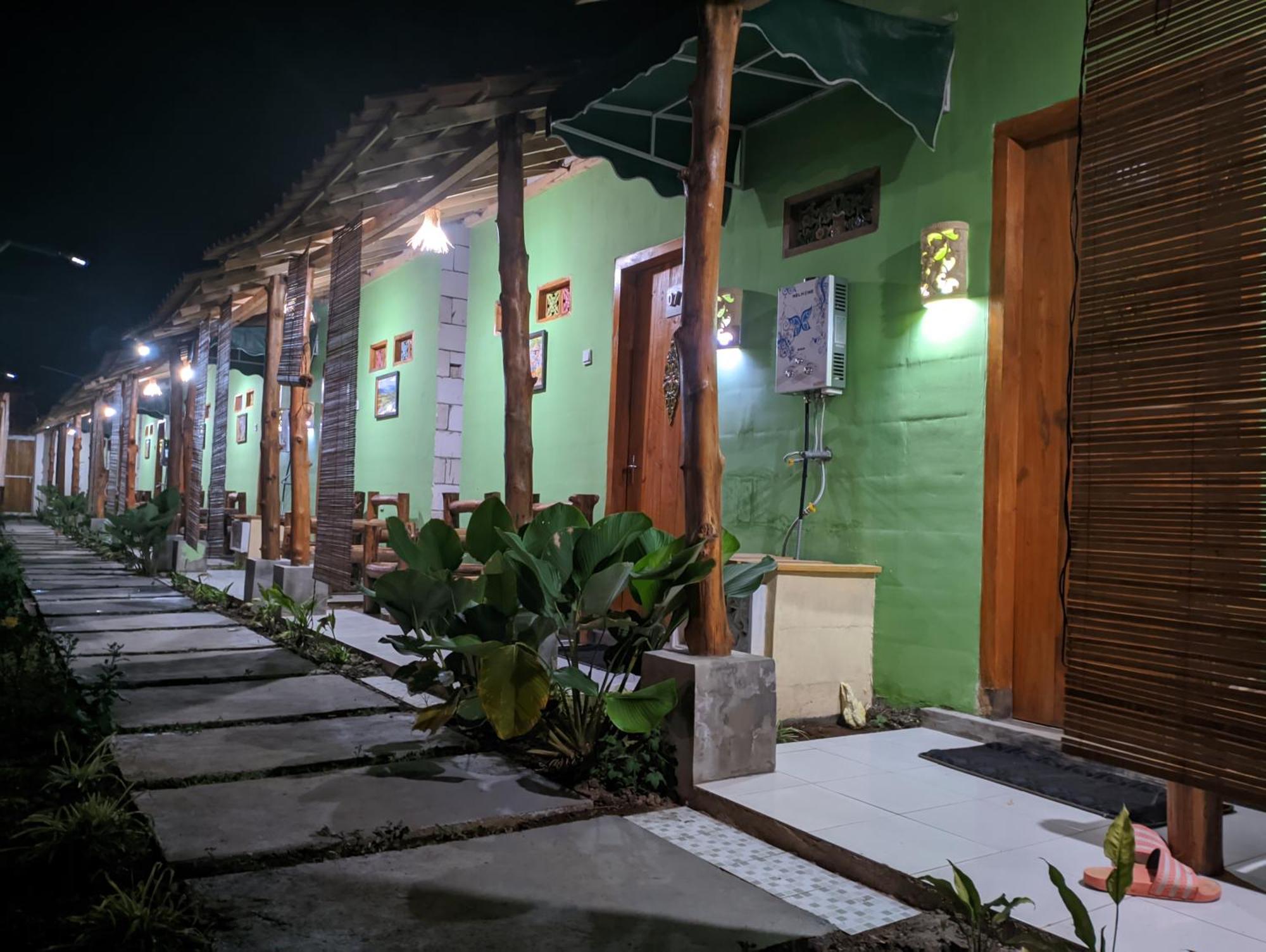 Wooden Kemiren Homestay Banyuwangi บันยูวังงี ภายนอก รูปภาพ