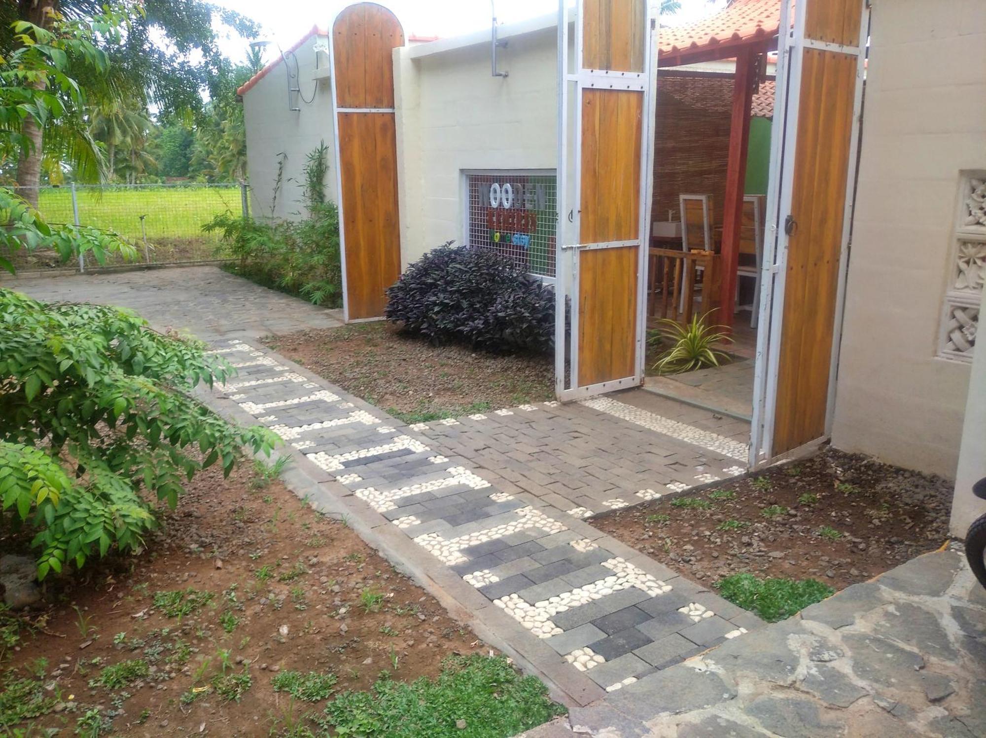 Wooden Kemiren Homestay Banyuwangi บันยูวังงี ภายนอก รูปภาพ