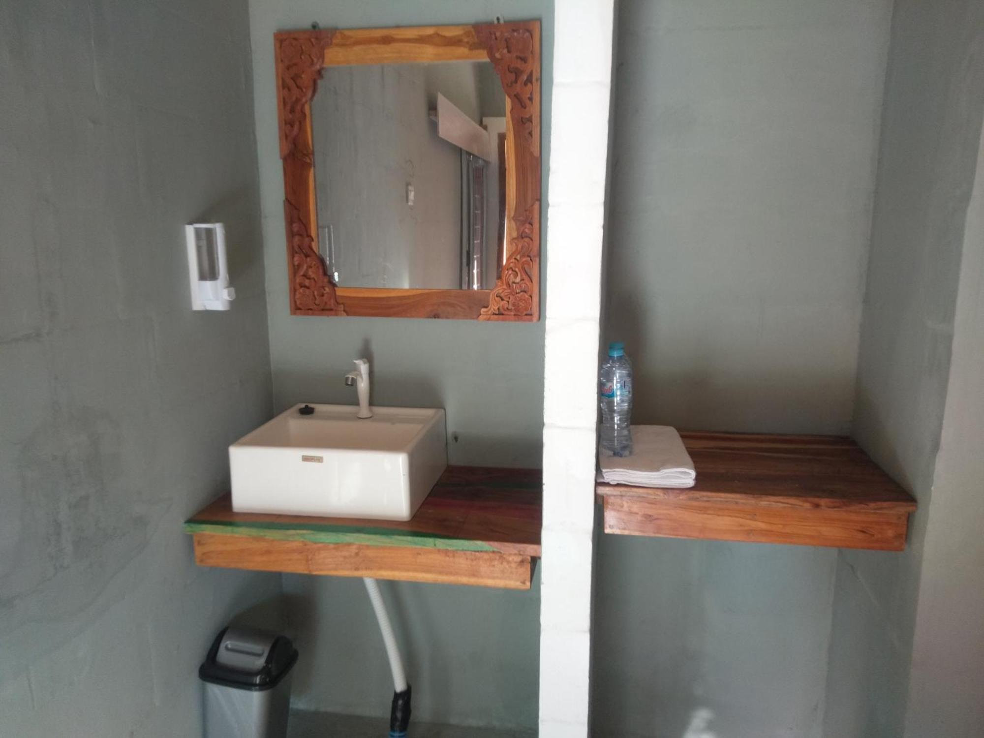 Wooden Kemiren Homestay Banyuwangi บันยูวังงี ภายนอก รูปภาพ