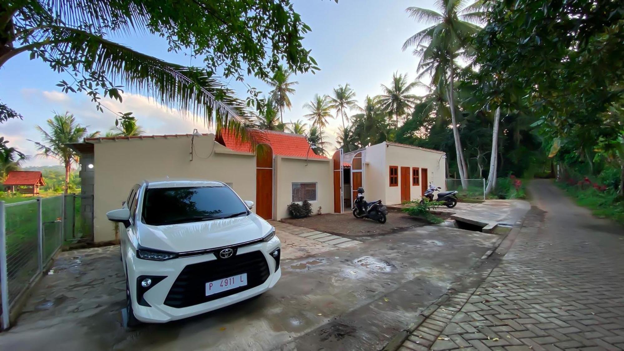 Wooden Kemiren Homestay Banyuwangi บันยูวังงี ภายนอก รูปภาพ