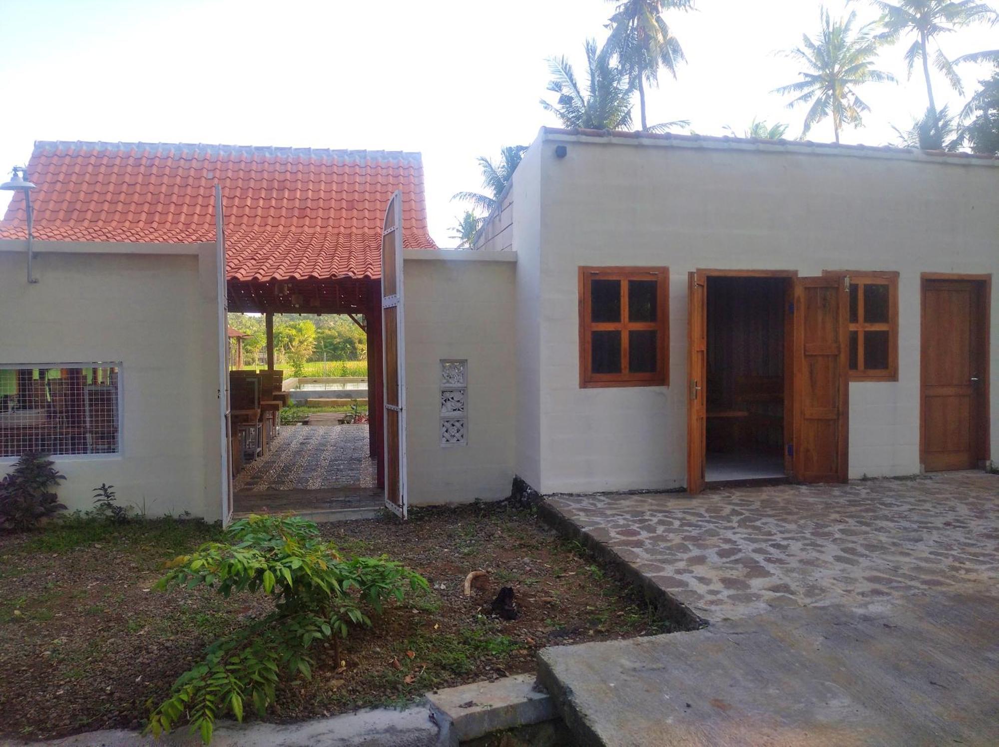 Wooden Kemiren Homestay Banyuwangi บันยูวังงี ภายนอก รูปภาพ